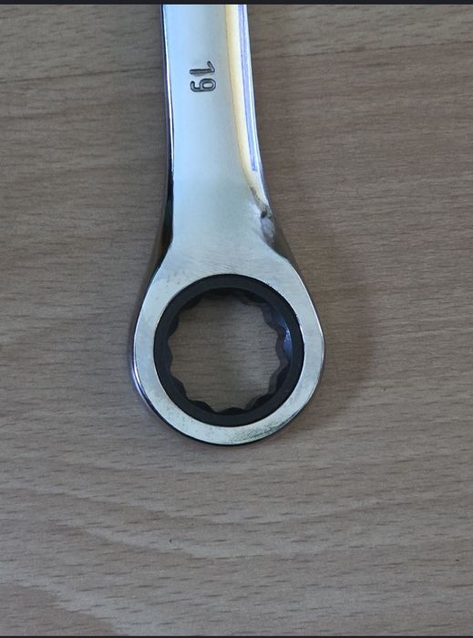 Klucz 19 sata ST 93615