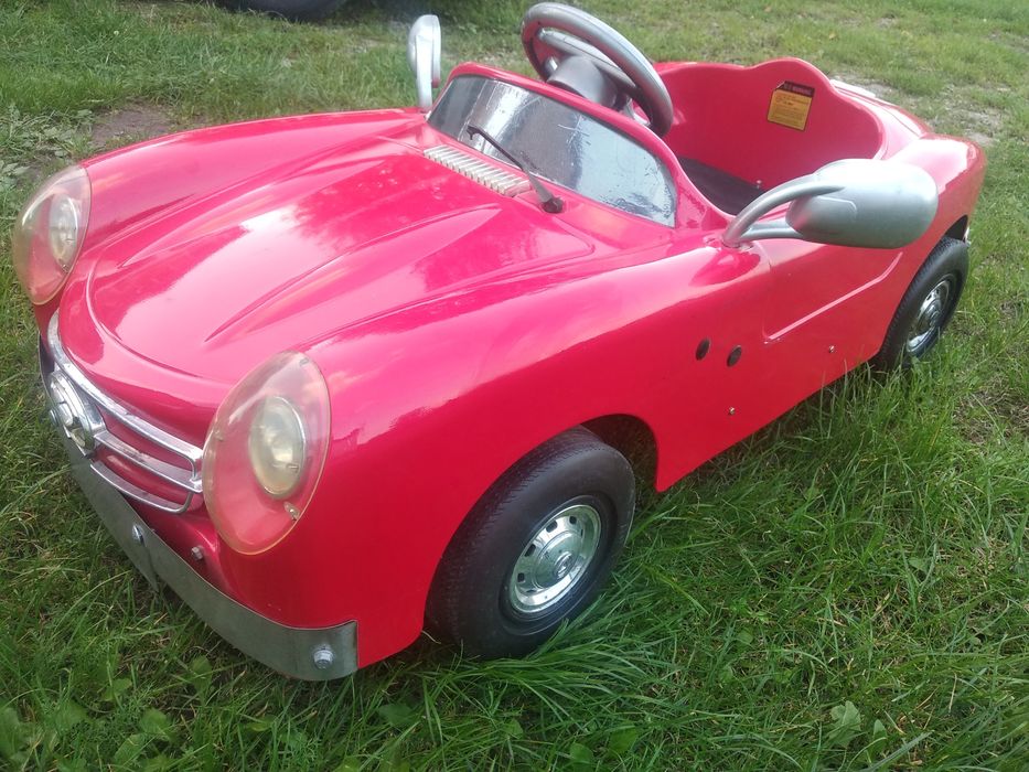 Auto na akumulator samochodzik retro