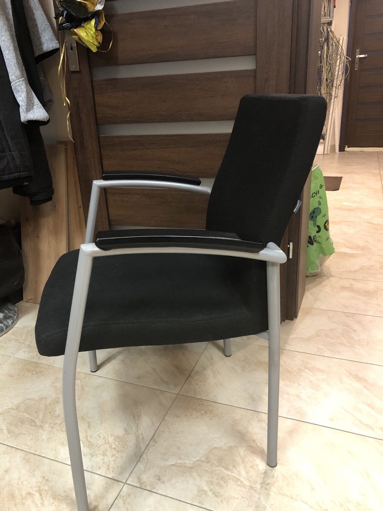 Krzesło do salonu  BEJOT