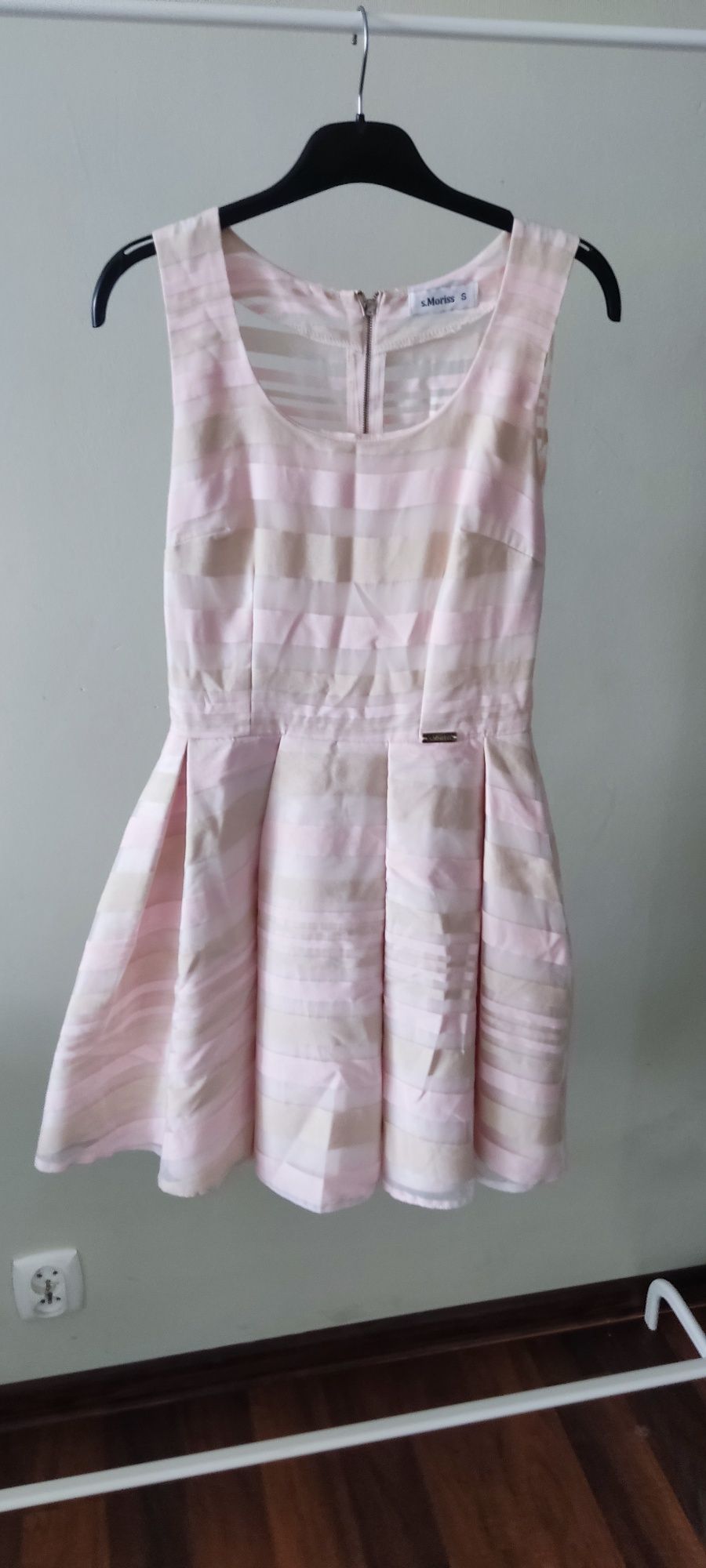 Różowa sukienka w paski rozmiar S S.Moriss