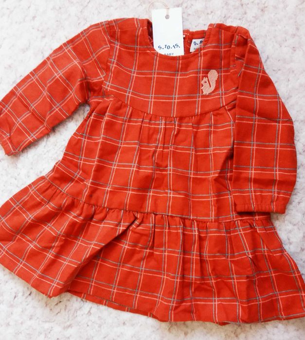 Nowa dzianinowa ceglasta sukienka w kratkę rozmiar 74 cm marka 5.10.15