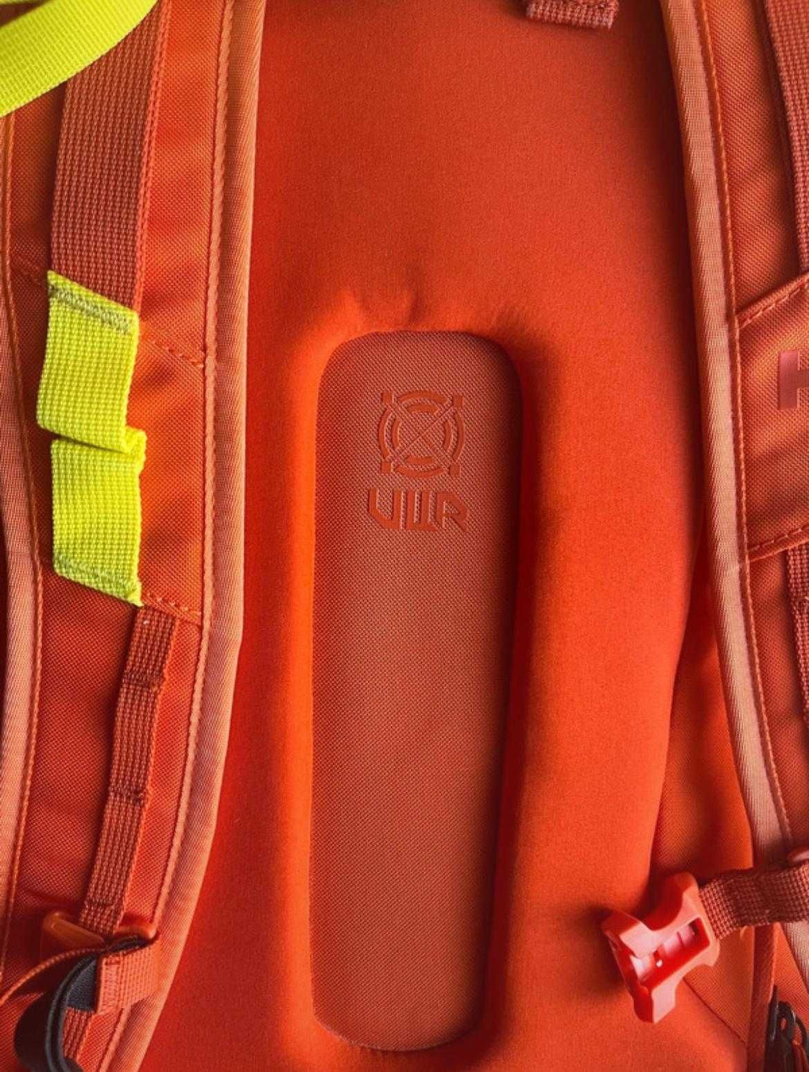 Plecak HellyHansenULLR RS30 Backpack Bright Orange
Na skitury,Lawinowy