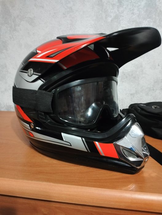 Продам шолом крос торг присутній