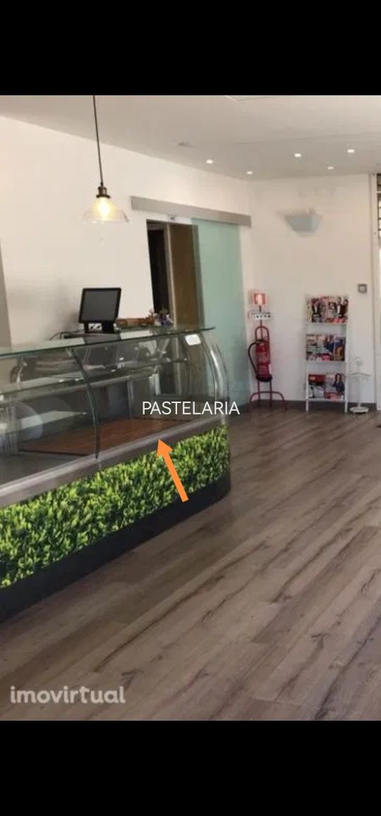 Vitrine de pastelaria não refrigerada e padaria - Oportunidade