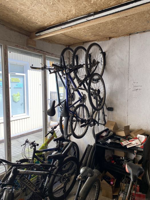 Веломагазин та майстерня(єдина на район)