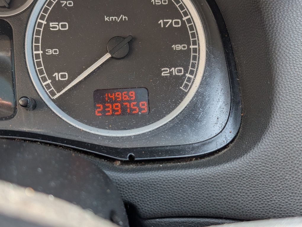 Peugeot 307 1.4 Gasolina – 7 Lugares