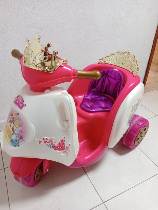 Moto elétrica Feber Princesas Disney
