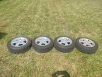 Zimowe opony Dębica 175/65 R14 na felgach aluminiowych – komplet 4 szt