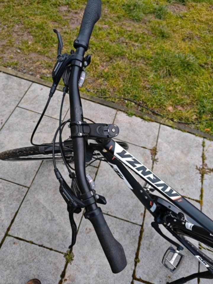 Rower KTM Avenza Disc rower treningowy koła 28 rama 51cm
KTM Avenza Di