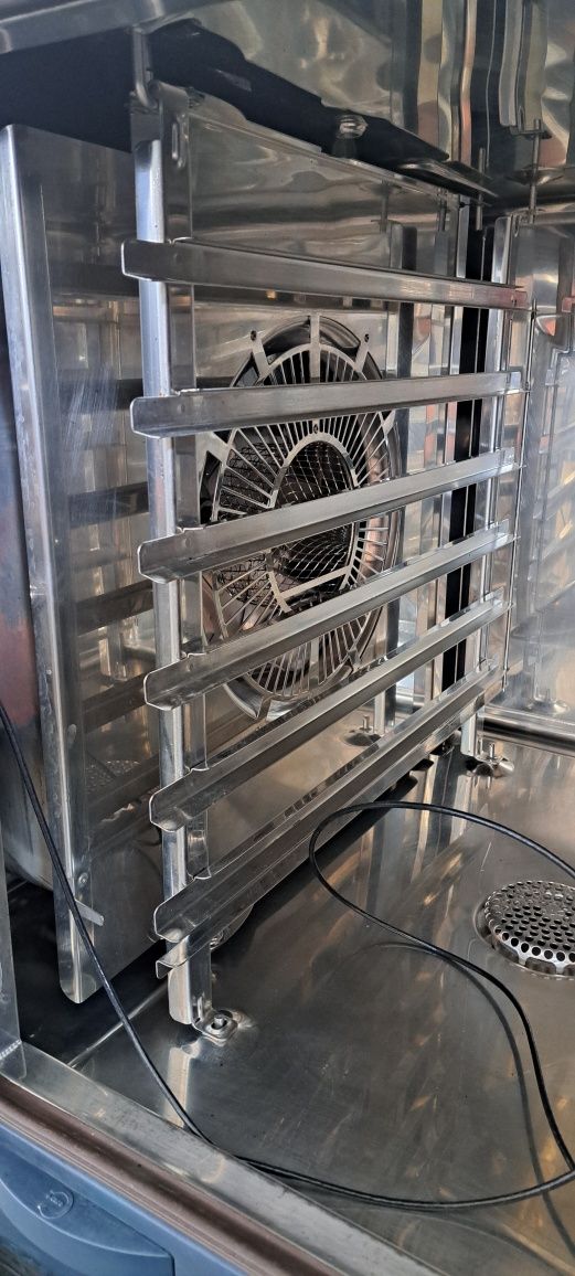 Пароконвектомат газовий RATIONAL SCC 61 G на 6 рівнів