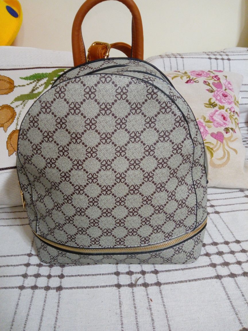 Mochila de senhora