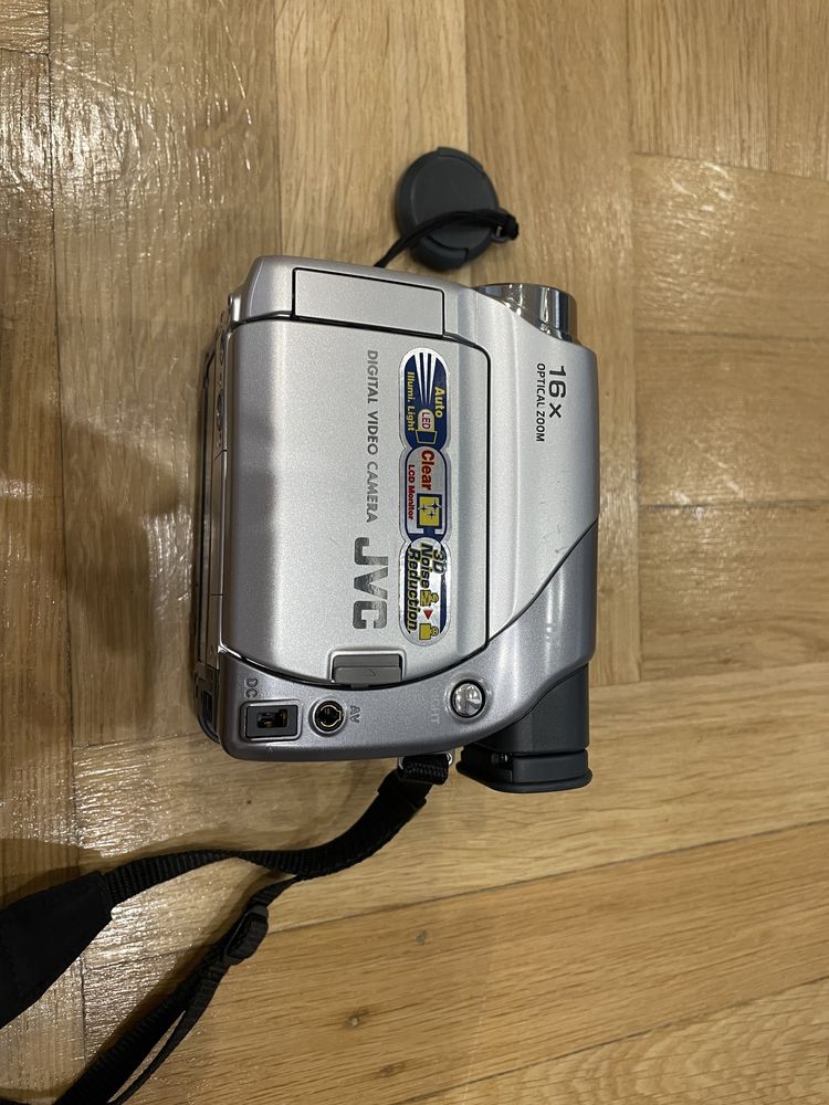 Kamera JVC na kasety miniDV - 100% sprawna