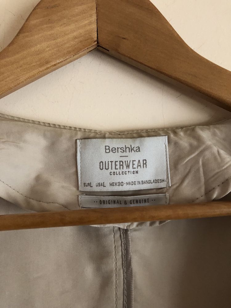 Trench gabardine bershka tamanho L