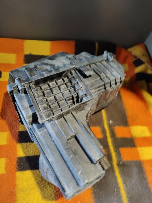 Filtr powietrza obudowa filtra powietrza citroen C5 2005 2,0 hdi