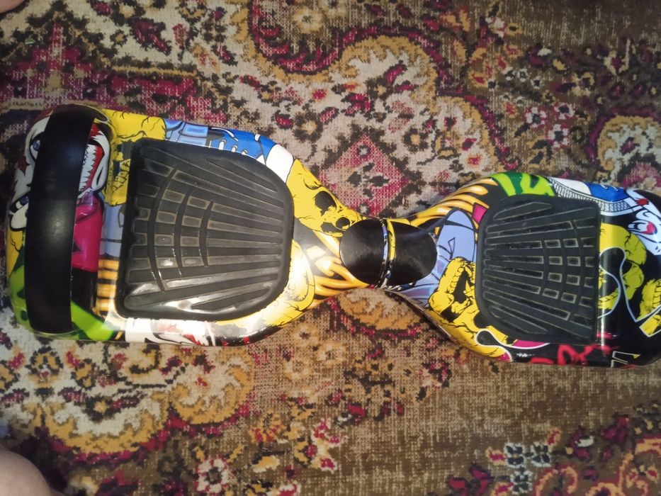 Гіроборд в робочому стані,є блютуз