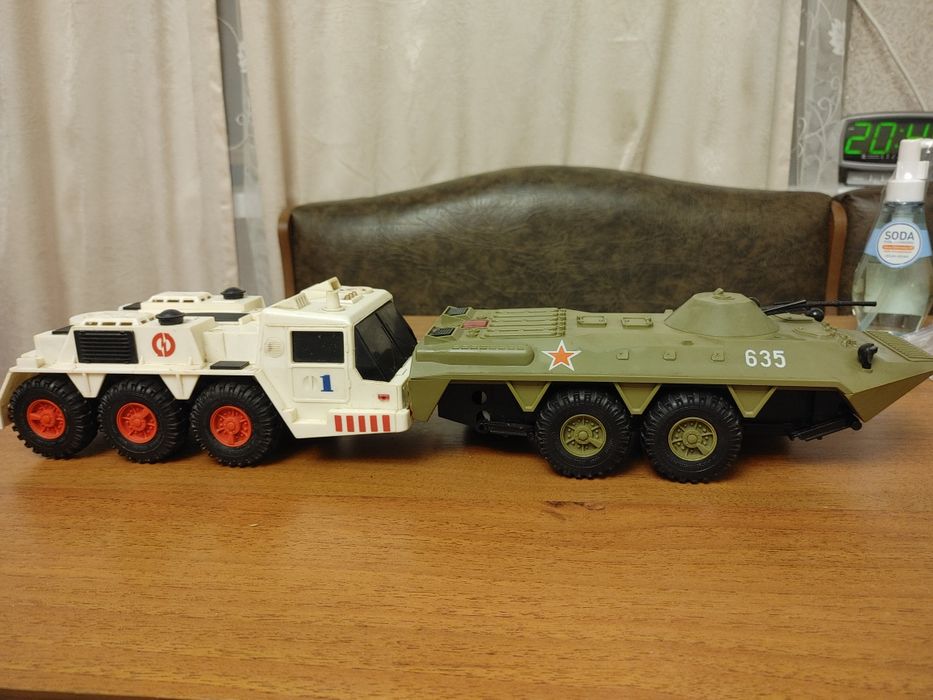 Игрушка вездеход гном 1, бтр ссср