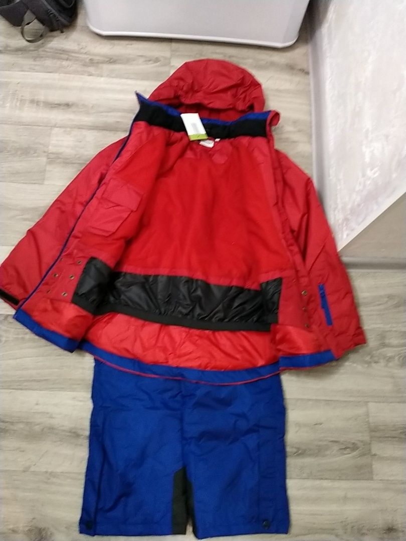Продам детский лыжный  Термо  костюм,не промокает,держит тепло,новый.