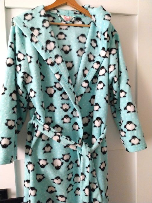 Świetny szlafrok z polarku w pingwiny*rozm. 38-40