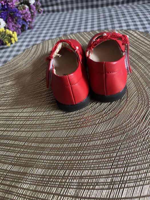 Сукня на дівчинку святкова