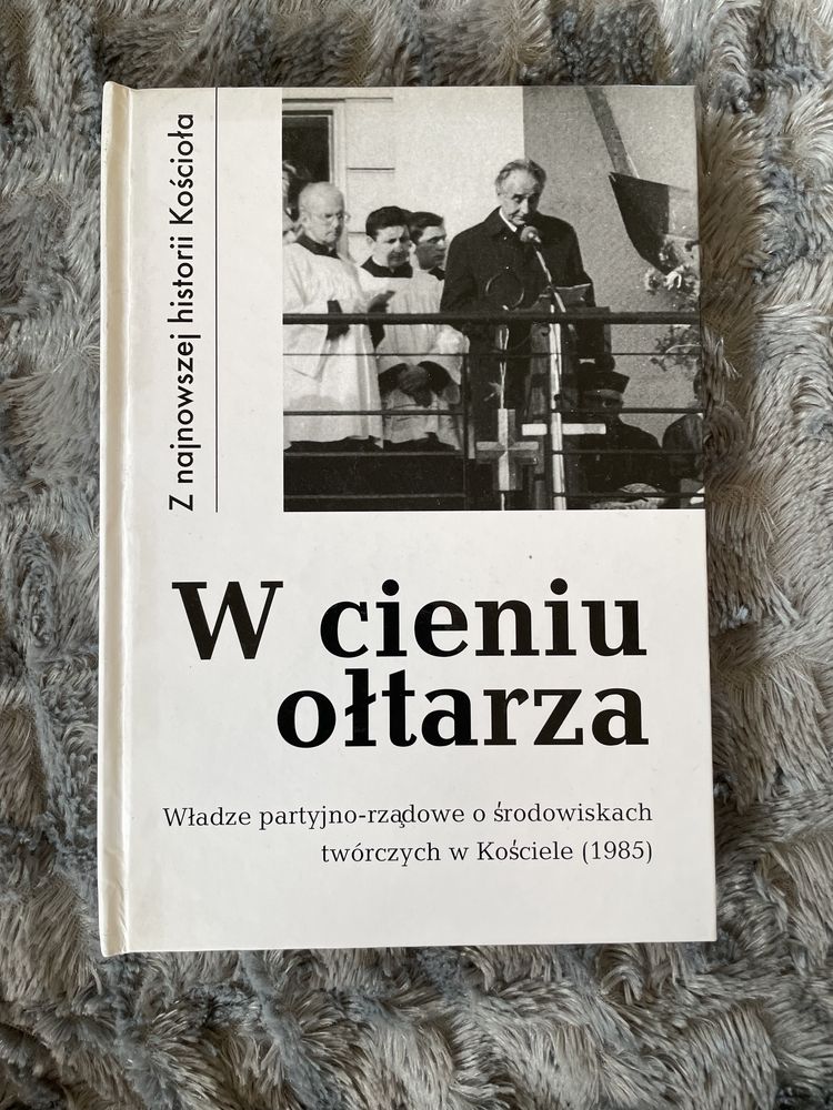 W cieniu ołtarza Tadeusz Krawczak