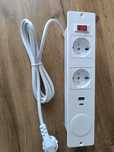 Listwa zasilająca do zabudowy  z USB i bezprzewodowym ładowaniem 15 W
