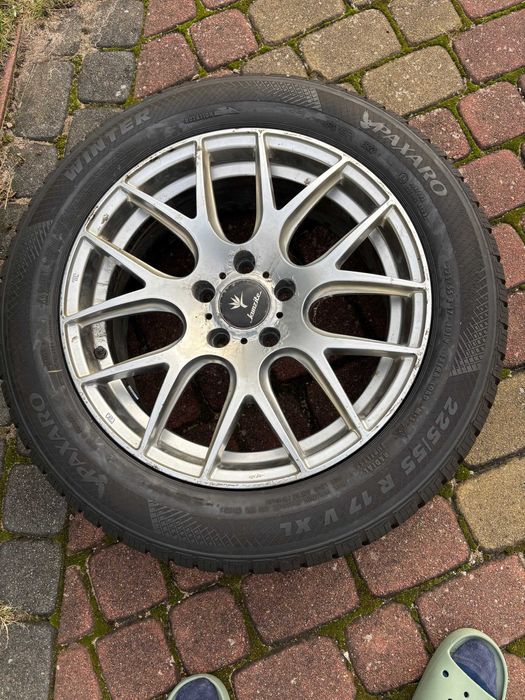 Opony zimowe Paxsaro z felgami alu. rozmiar 225/55R17 ( Mazda )