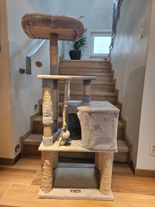 Drapak kota marki Feandrea używany 130 wys