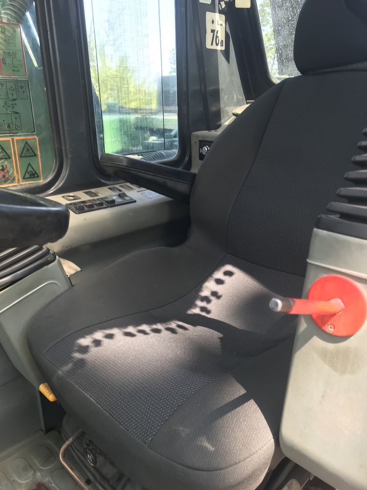 Продам полноповоротный экскаватор komatsu 170