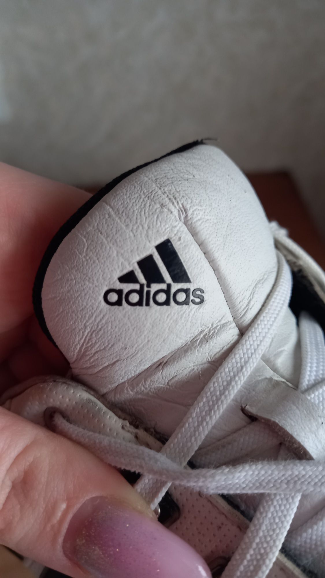 Продам кроссовки  бренда Adidas Tour 360