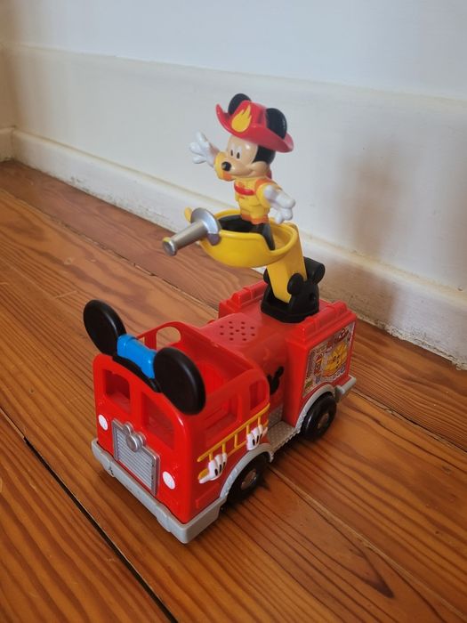 Mickey bombeiro.