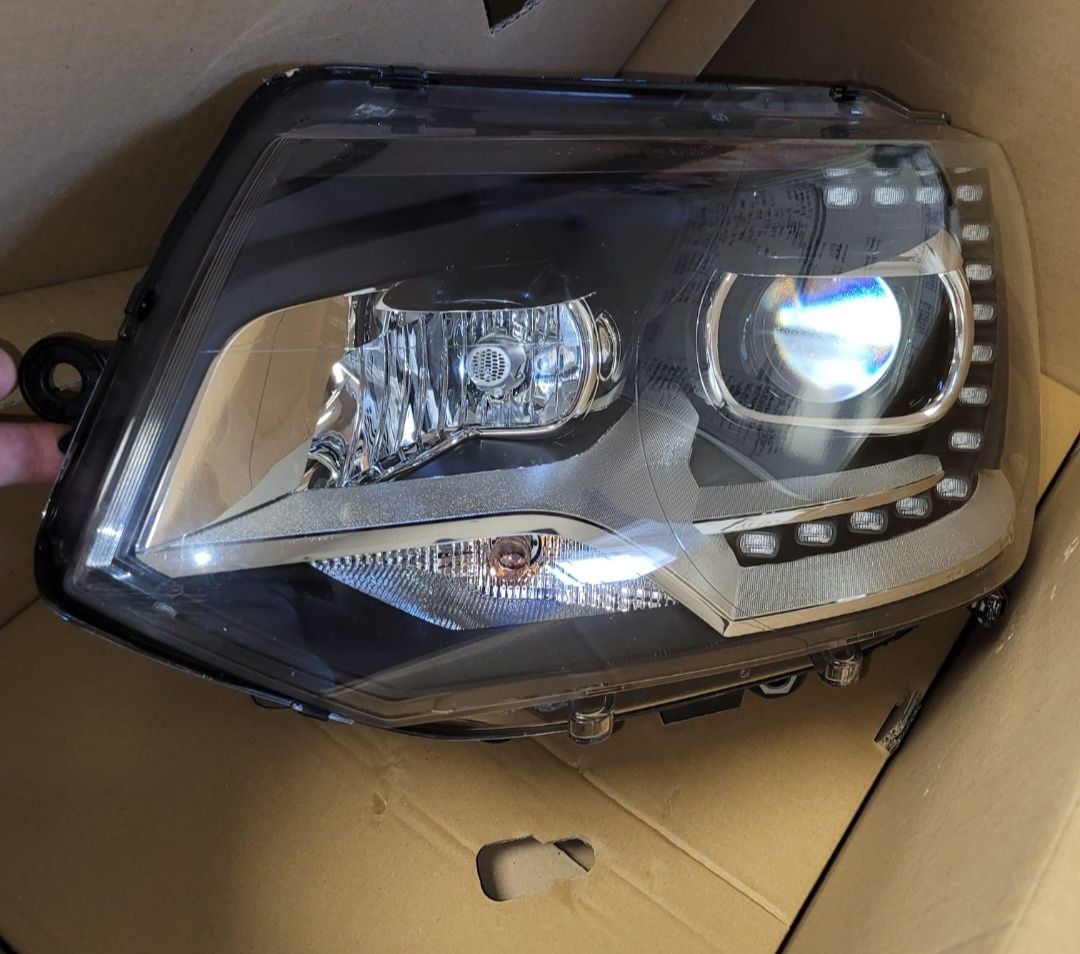 Lampa  przednia VW