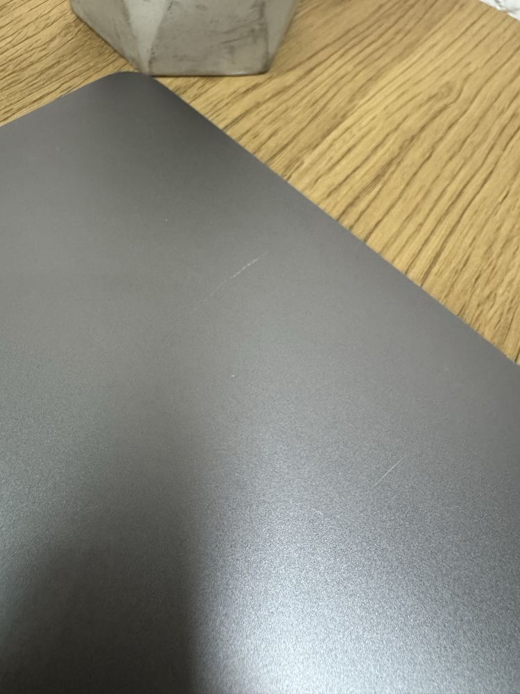 MacBook Pro 2017 Touch Bar 8/256gb Intel Core i5