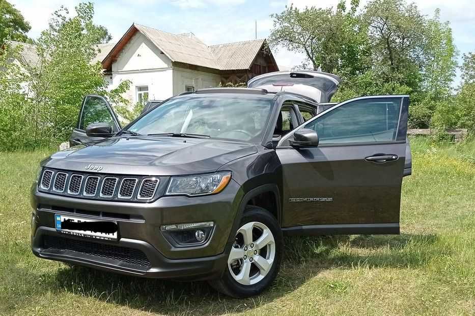Продам Jeep Compass LATITUDE 2021