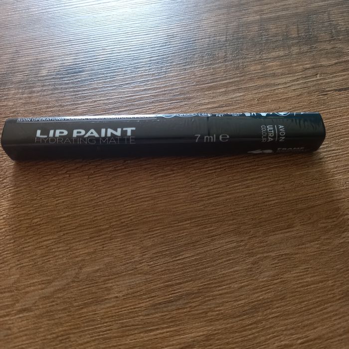 Avon Lip Paint nawilżająca szminka w płynie Velvet Hibiscus