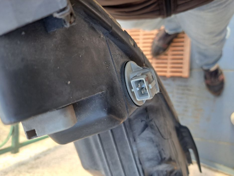Farol direito Peugeot 206 em excelente estado
