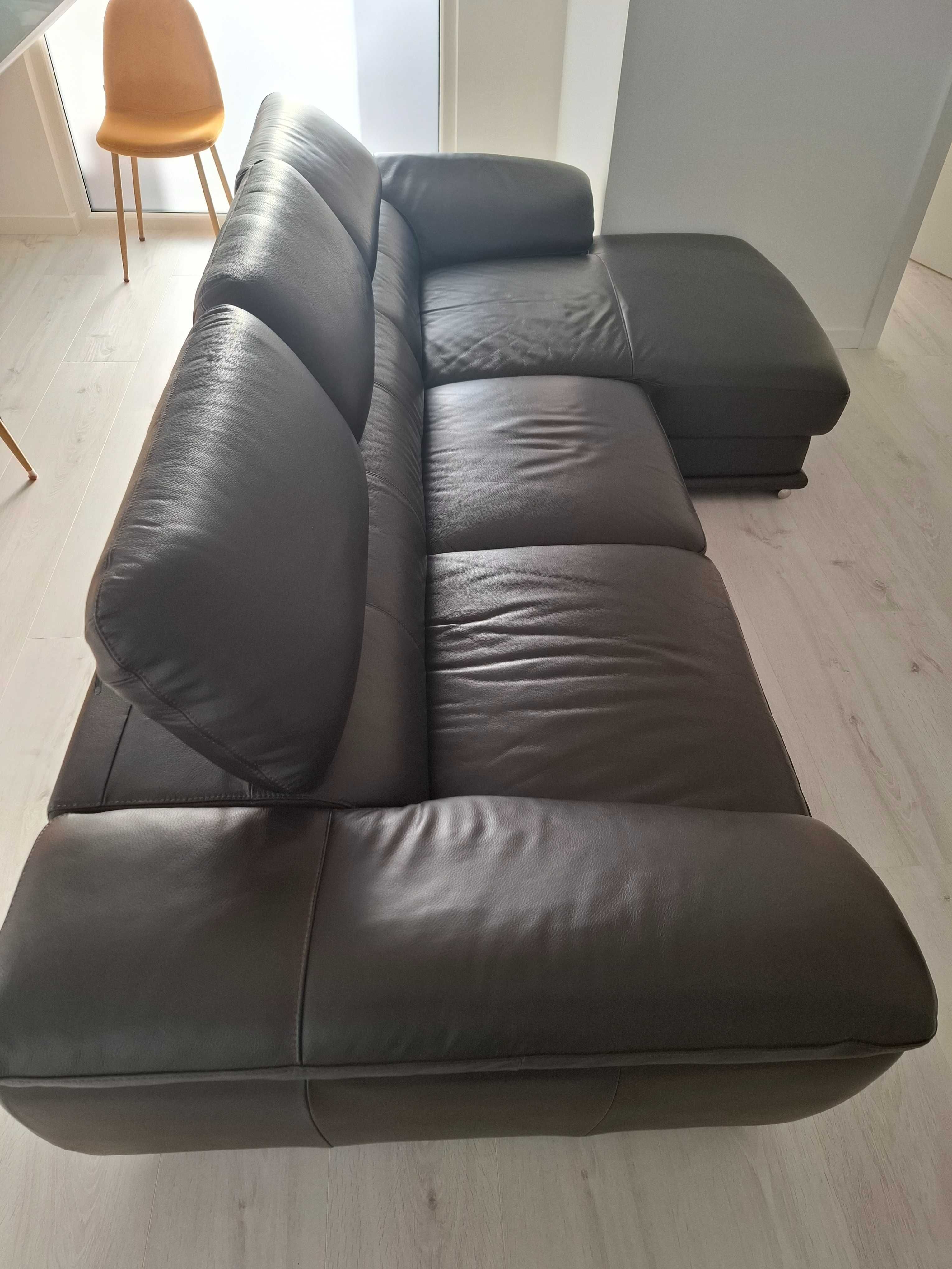 Sofá com Chaise Longue Em Pele (em muito bom estado)