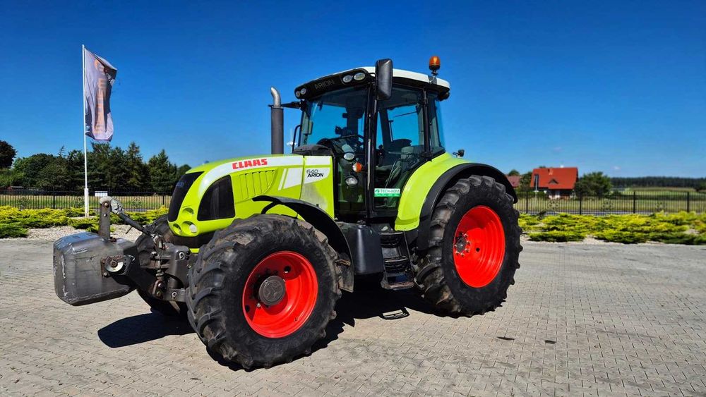Ciągnik rolniczy Claas Arion 640