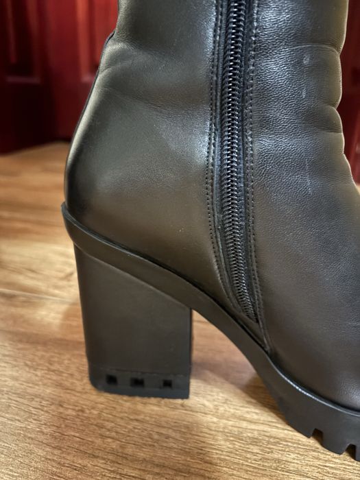 Зимові чоботи на каблуку