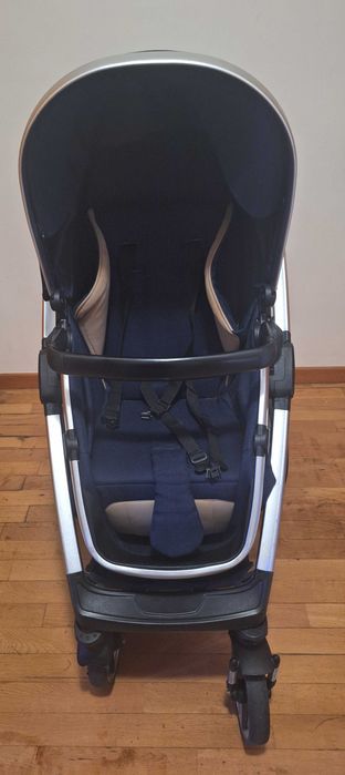 Vendo carrinho de bebê usado da marca Zippy.