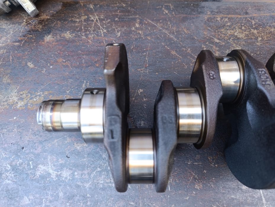 Колінвал 1.4 16V Гольф 4 Golf 4 номер 036H 036Н