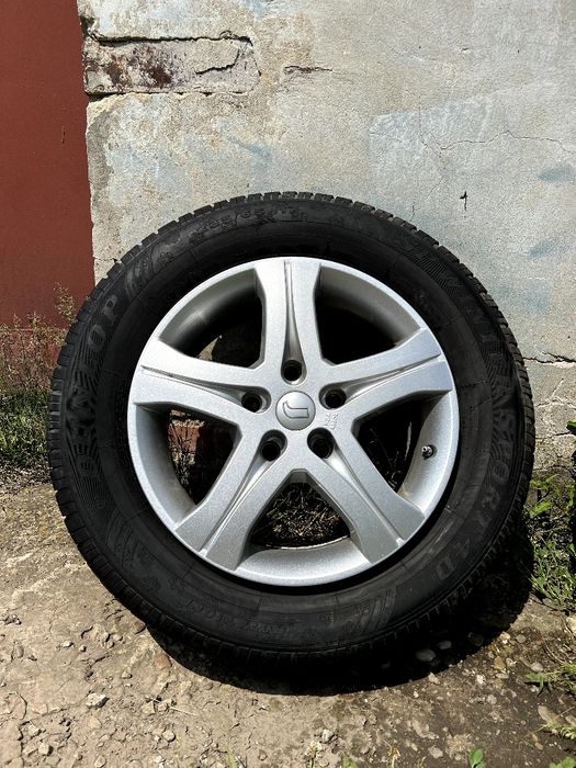 Продам чотири колеса 235/65/17 з дисками зимові.