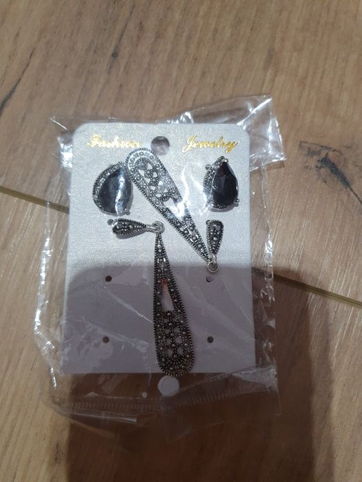 Dwie pary kolczyków