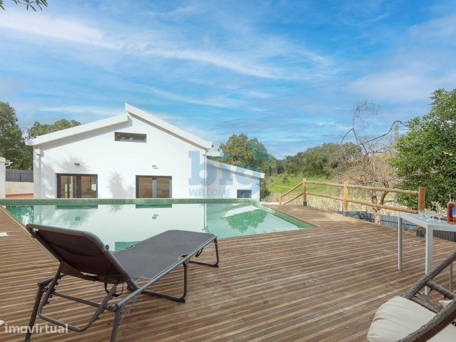 Moradia Independente T4+1 + Estúdio + Piscina, na Serra da Arrábida