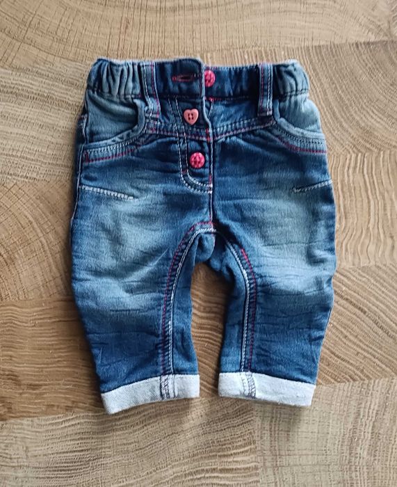 Zestaw ubranek dla niemowląt w rozmiarze 56