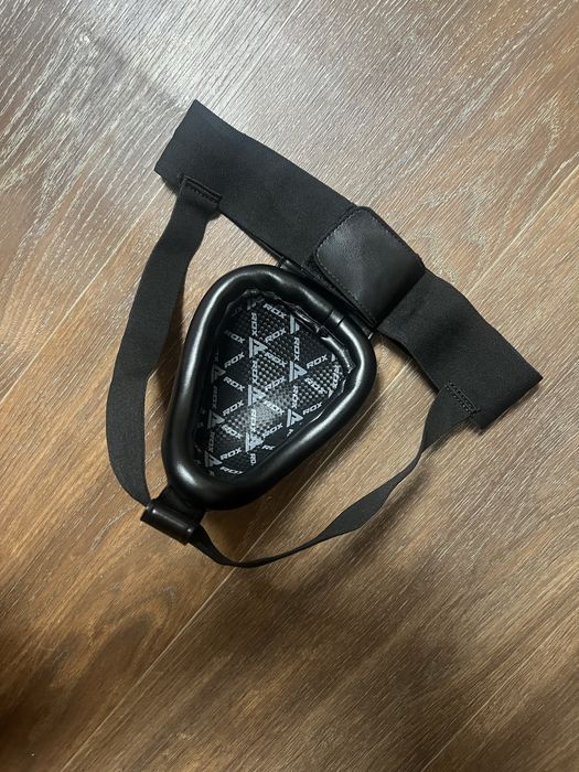 Защита паха для бокса и ММА с металлической чашей RDX Maya Hide