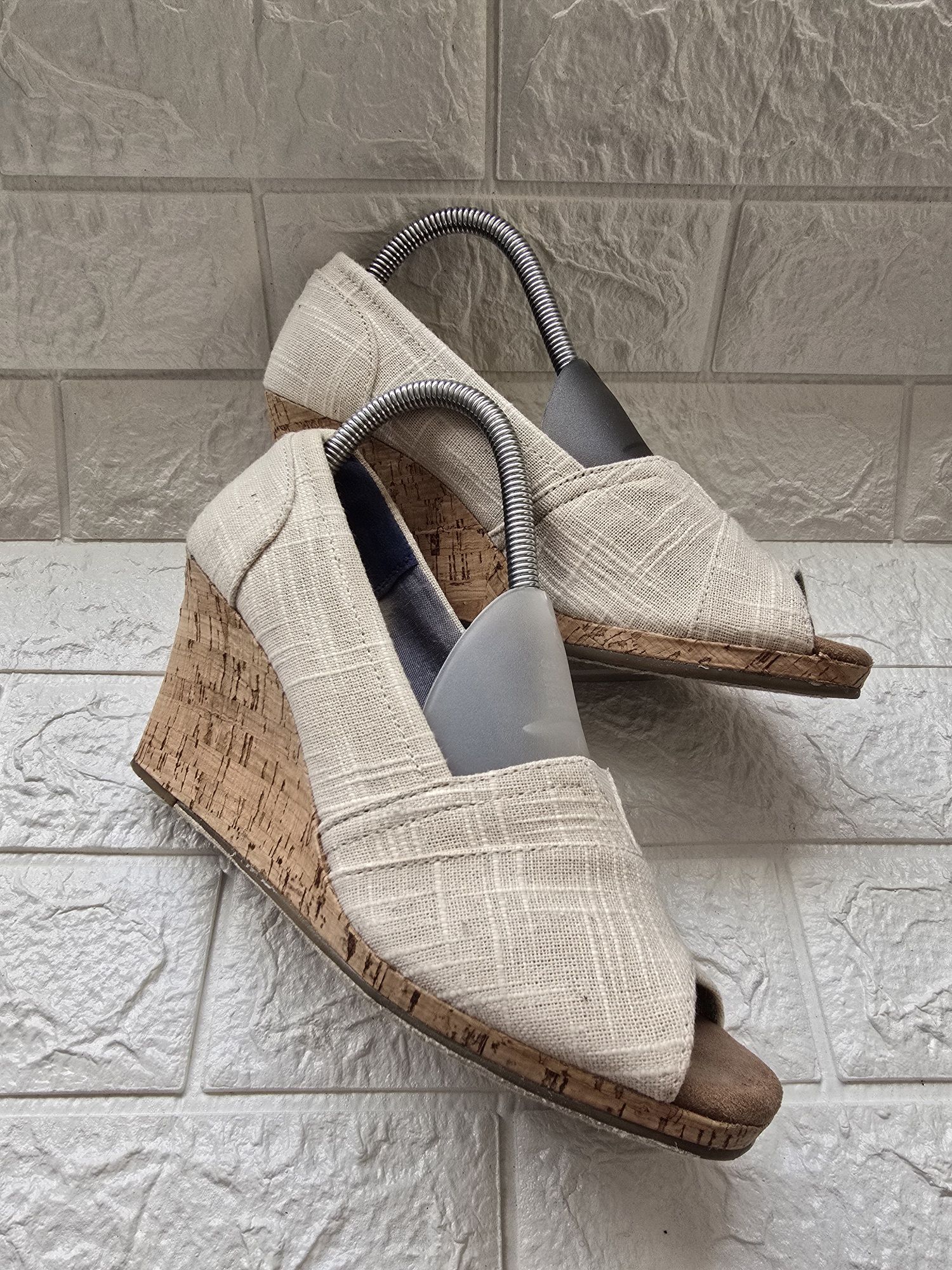 Toms koturna korek r.41