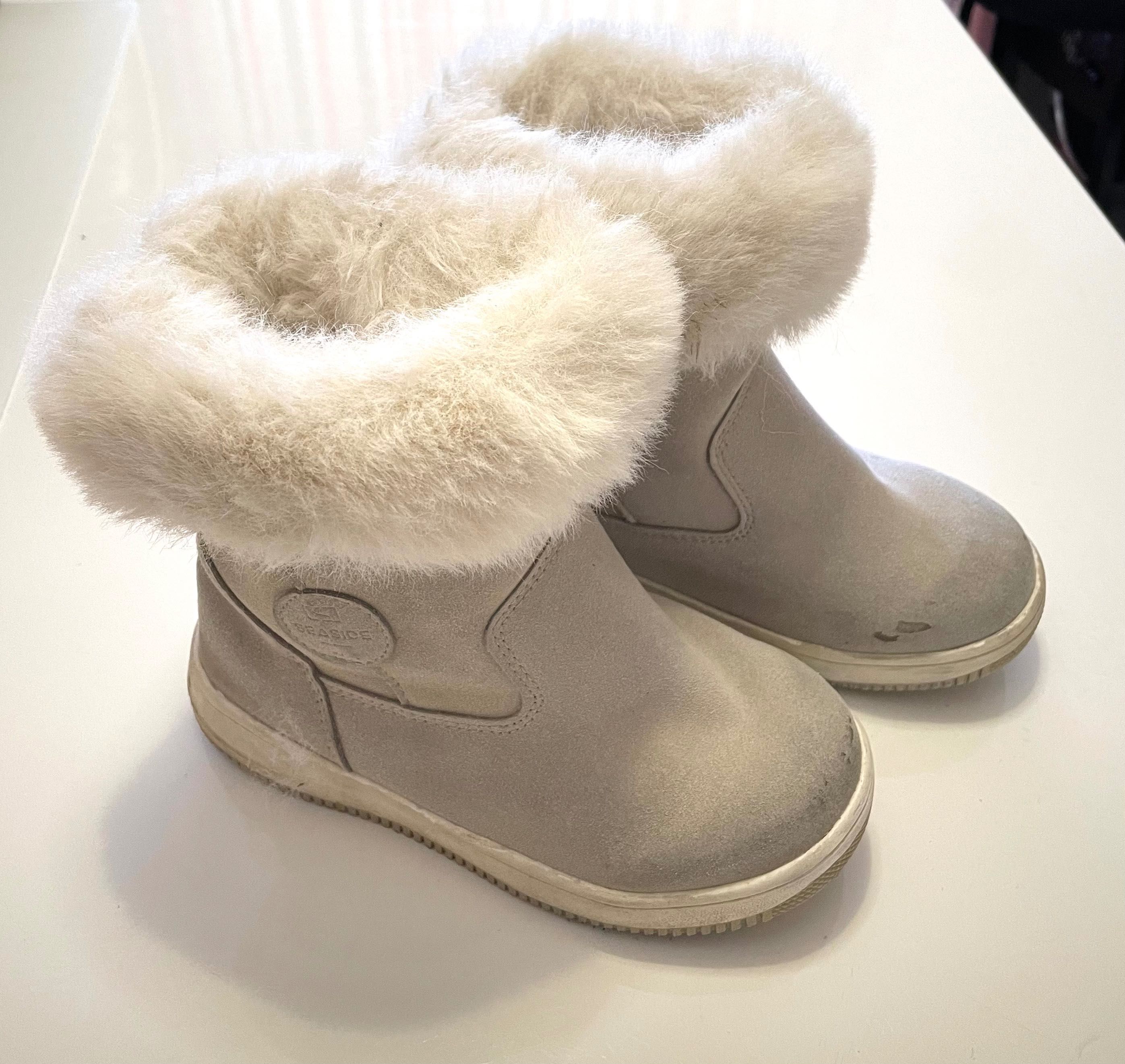 Botas com pêlo cor taupe (creme clarinho) - tamanho 28 - seaside