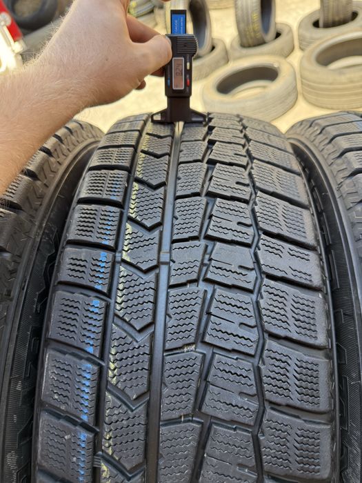 Шины БУ 235 60 R 18 Dunlop Wintermaxx wm02 резина зима япония