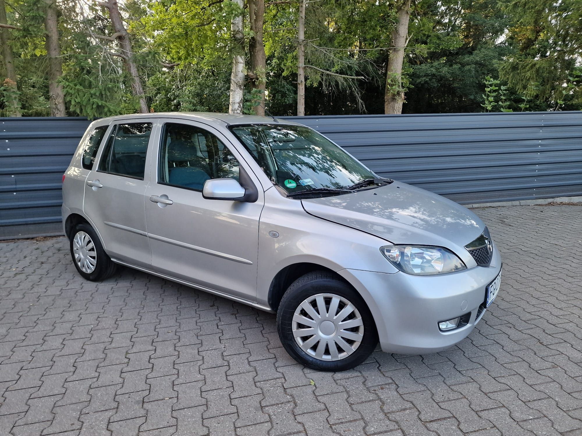 Mazda 2 - 1.4 - 2005r - Świetny stan - 0 rdzy - Niski przebieg !