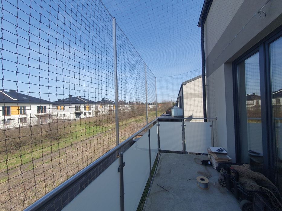 Siatka dla kota , na balkon. Montaż